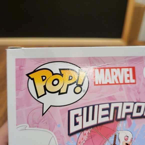 Marvel Gwenpool (Pink) Funko Pop - Picture 9 of 11